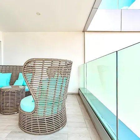Ocean Garden 2 Bed דירה *