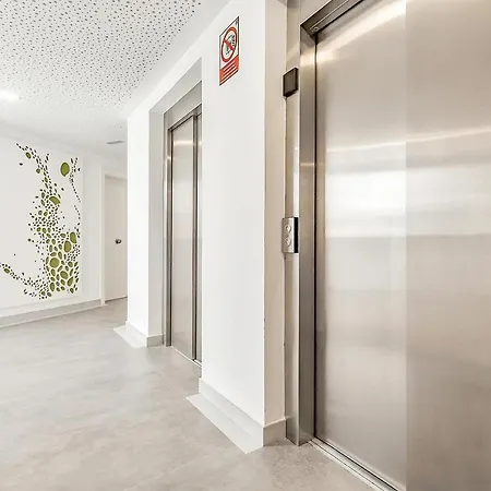 Ocean Garden 2 Bed * אדחה
