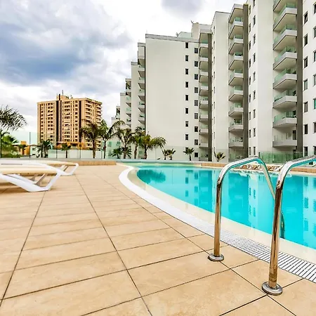 Ocean Garden 2 Bed דירה