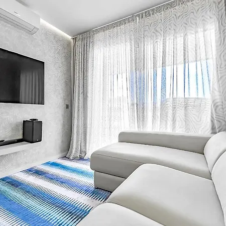 Ocean Garden 2 Bed * אדחה