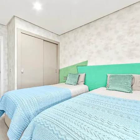 Ocean Garden 2 Bed Apartment *